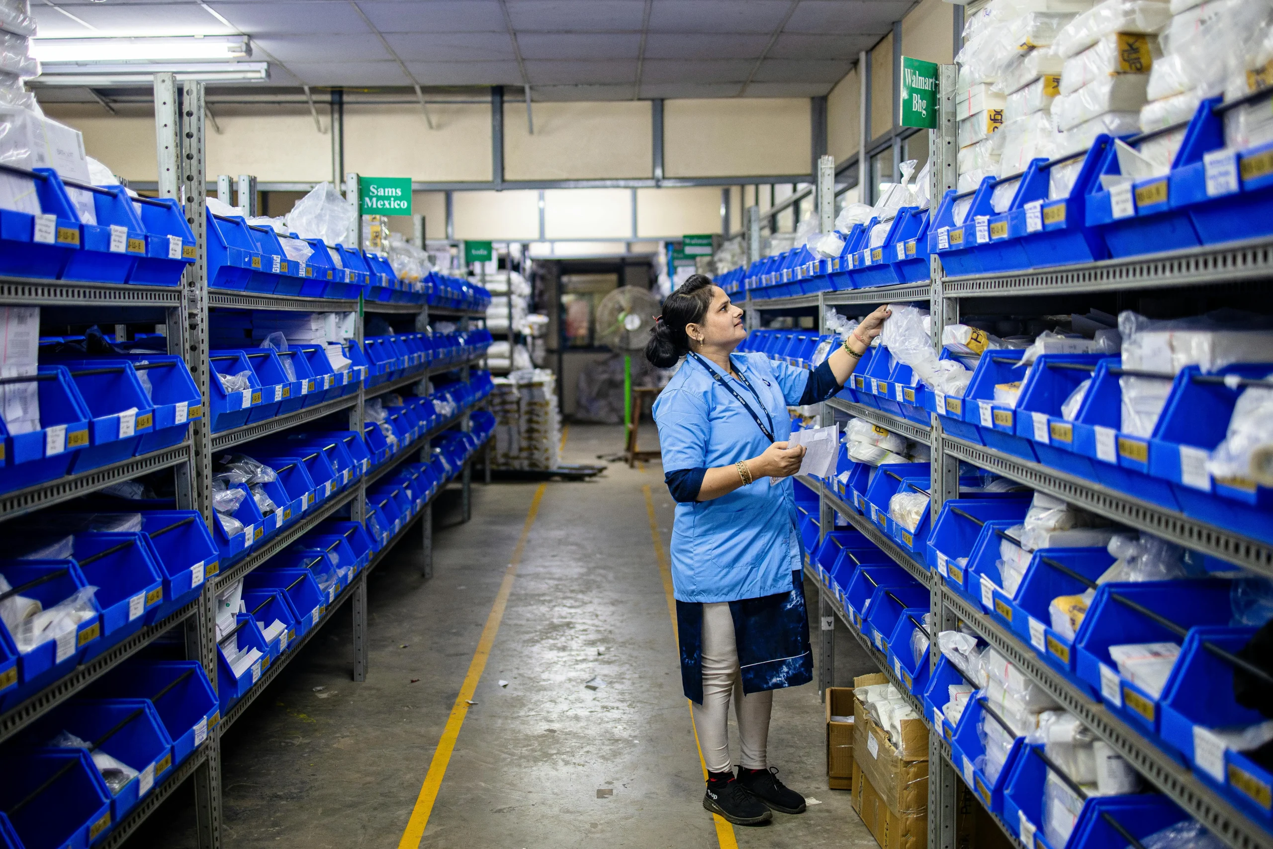 WinsBS warehouse packing stations processing outbound orders